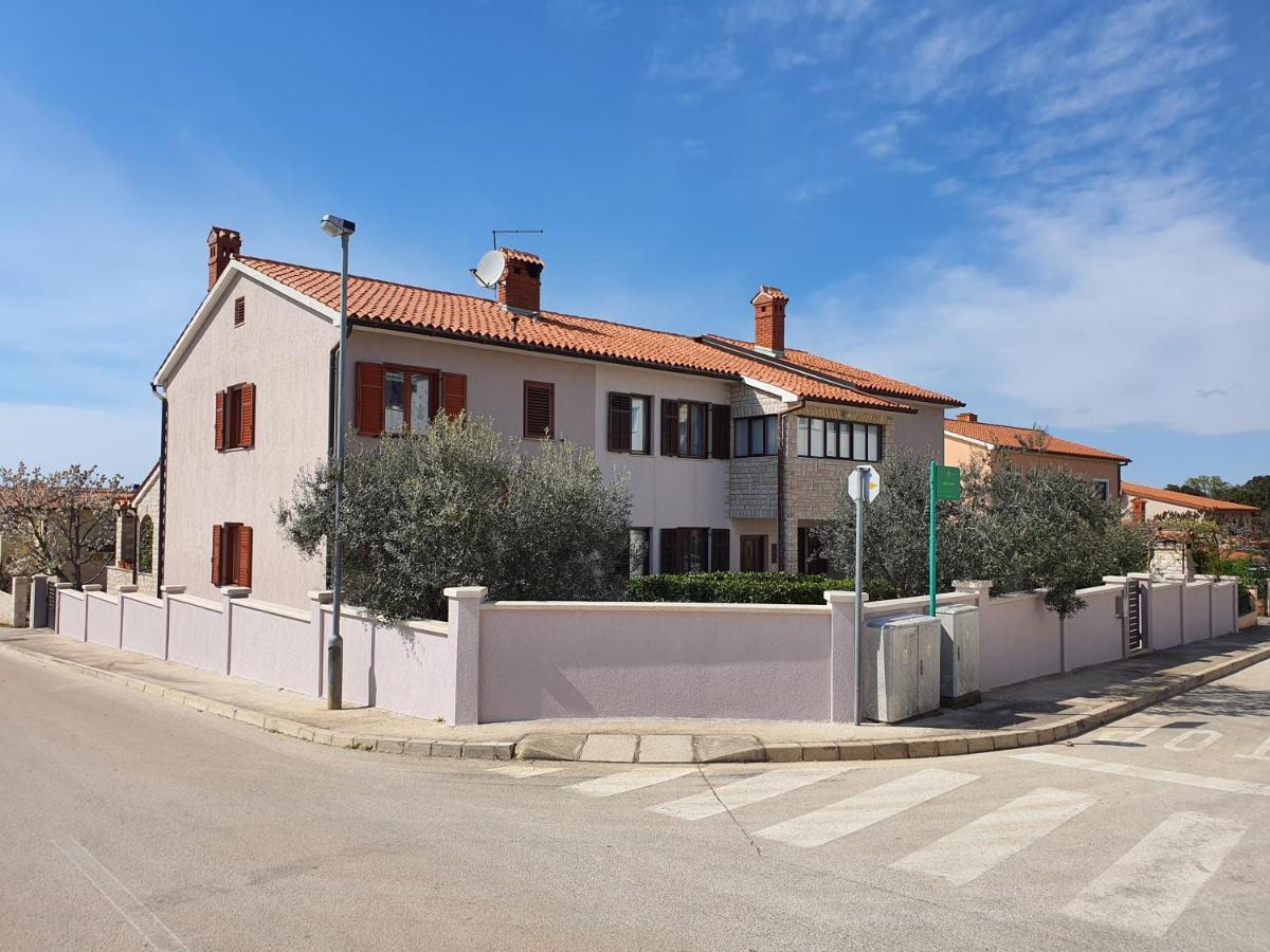 Apartments Luciana & Helena PUY Exterior foto