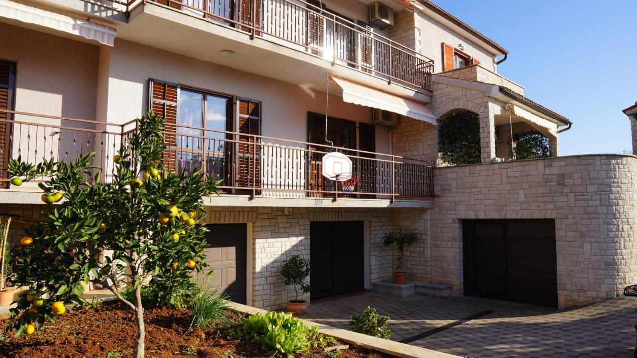 Apartments Luciana & Helena PUY Exterior foto