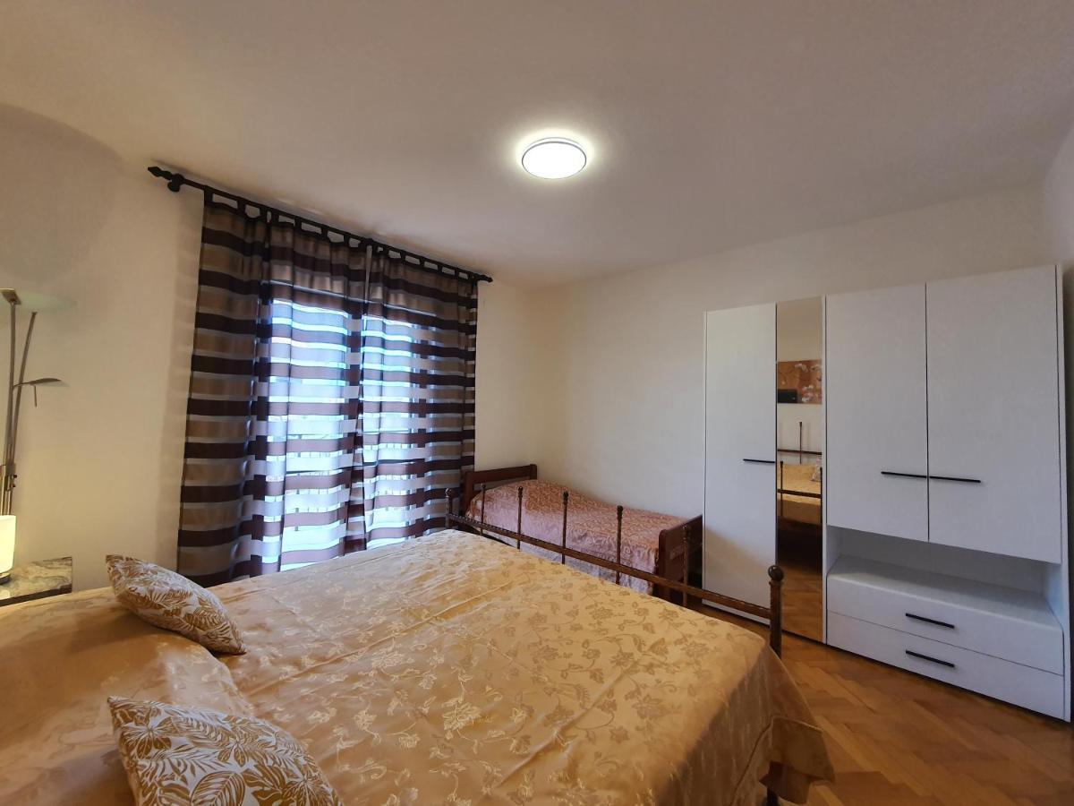 Apartments Luciana & Helena PUY Exterior foto